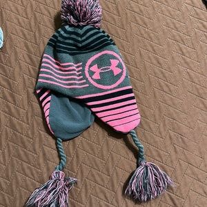 Under Armour 4-6 yr old medium beanie